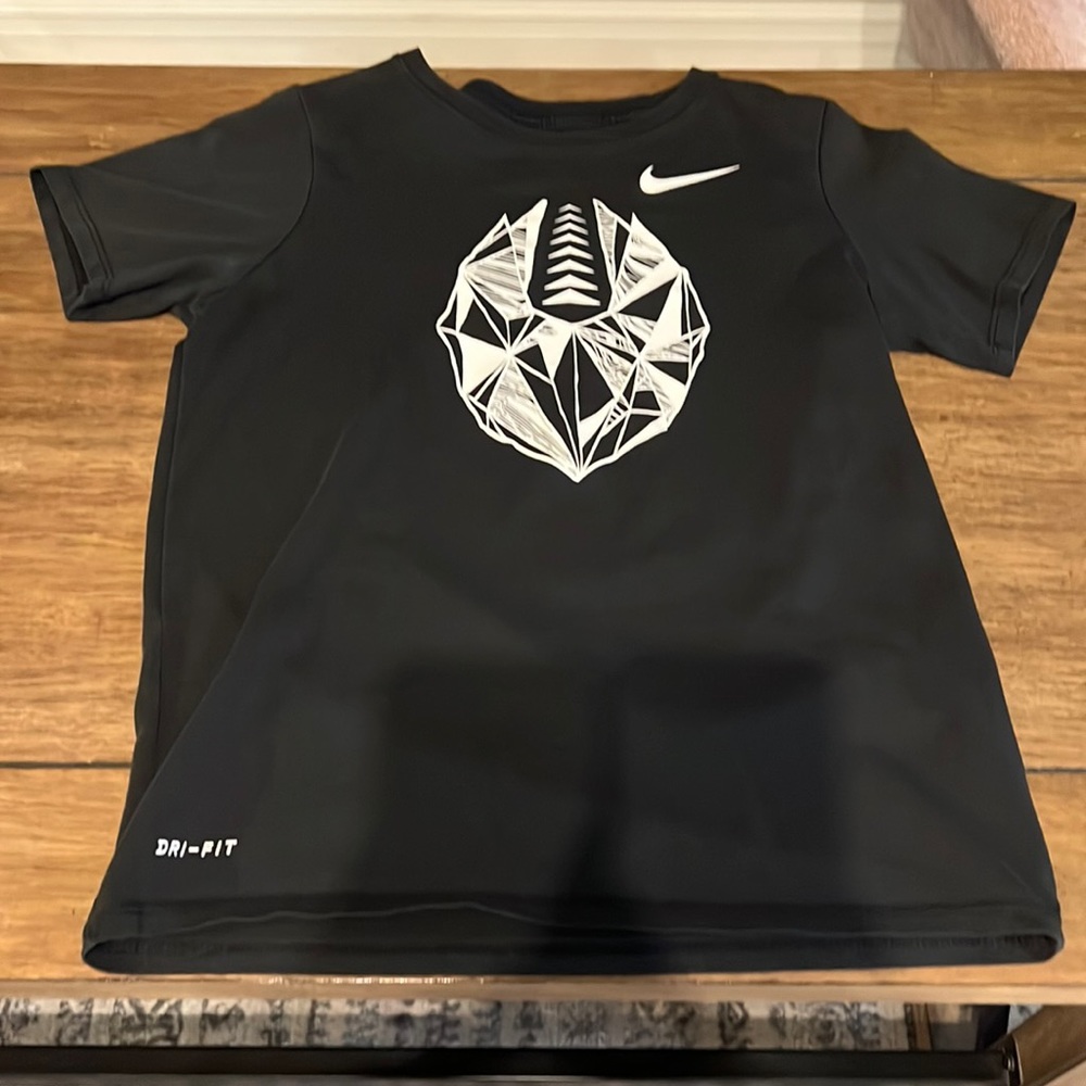 Boys Nike Large Dri Fit t shirt